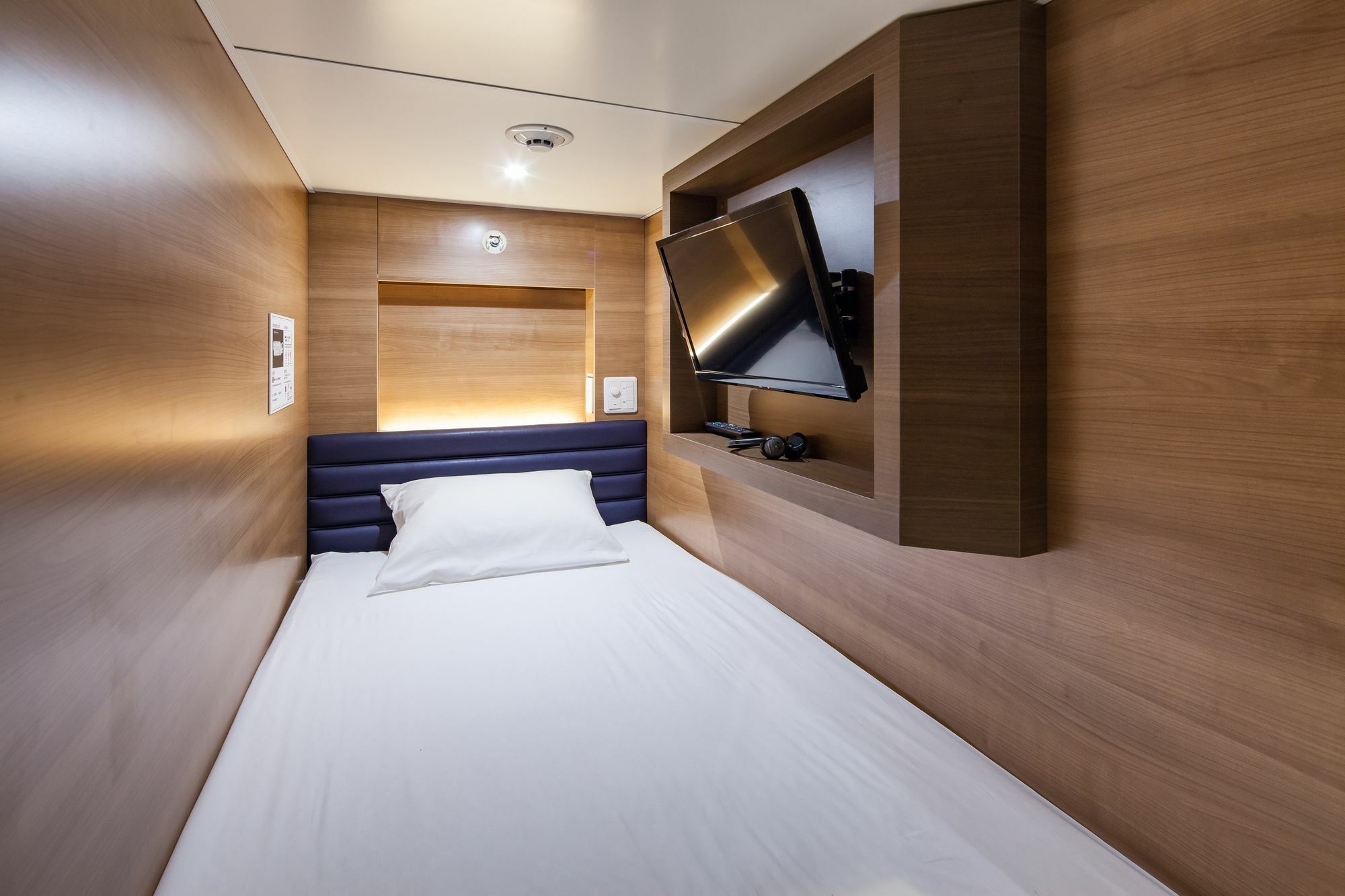 Y'S Cabin Osaka Namba Εξωτερικό φωτογραφία