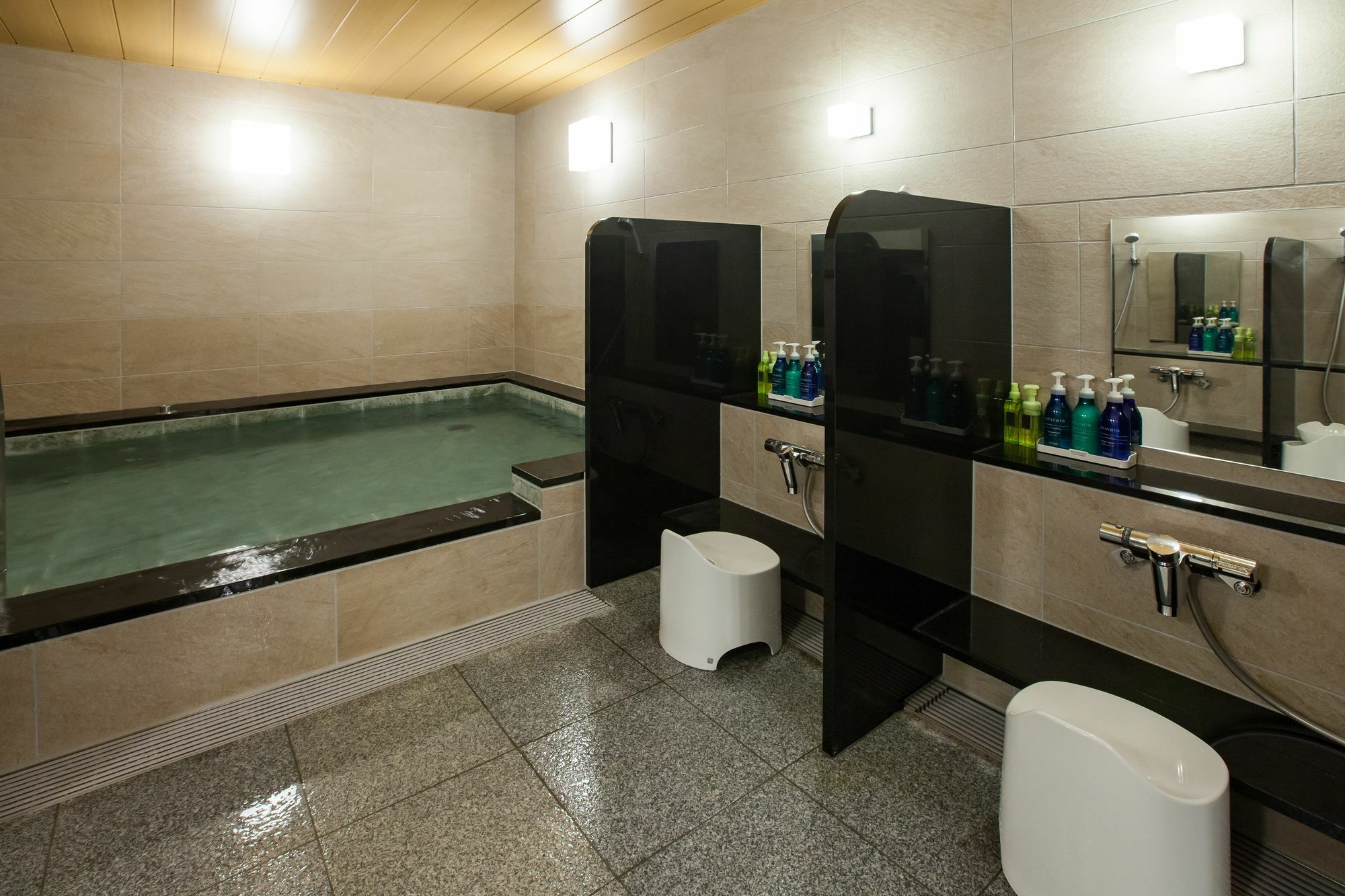 Y'S Cabin Osaka Namba Εξωτερικό φωτογραφία