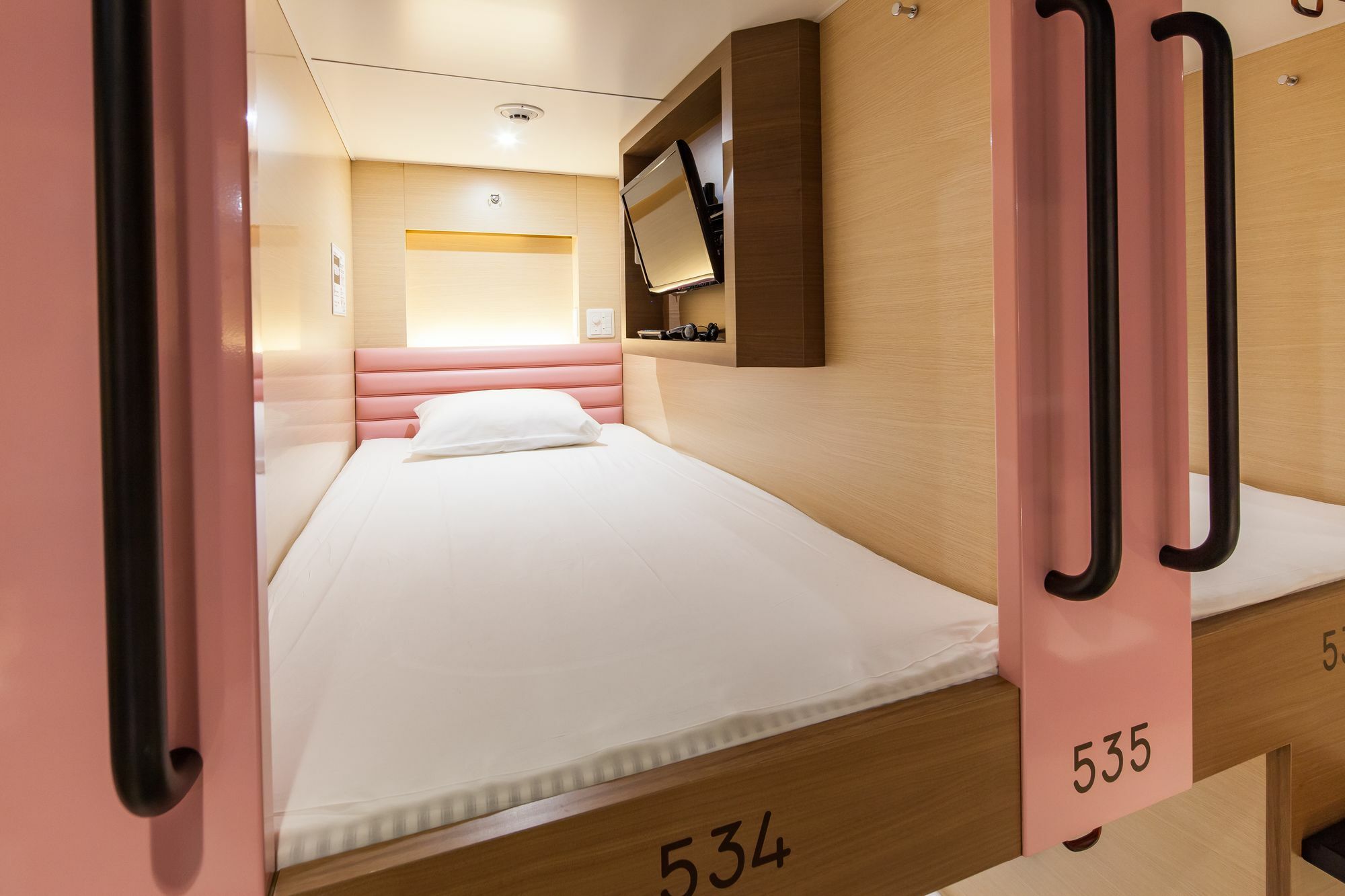 Y'S Cabin Osaka Namba Εξωτερικό φωτογραφία
